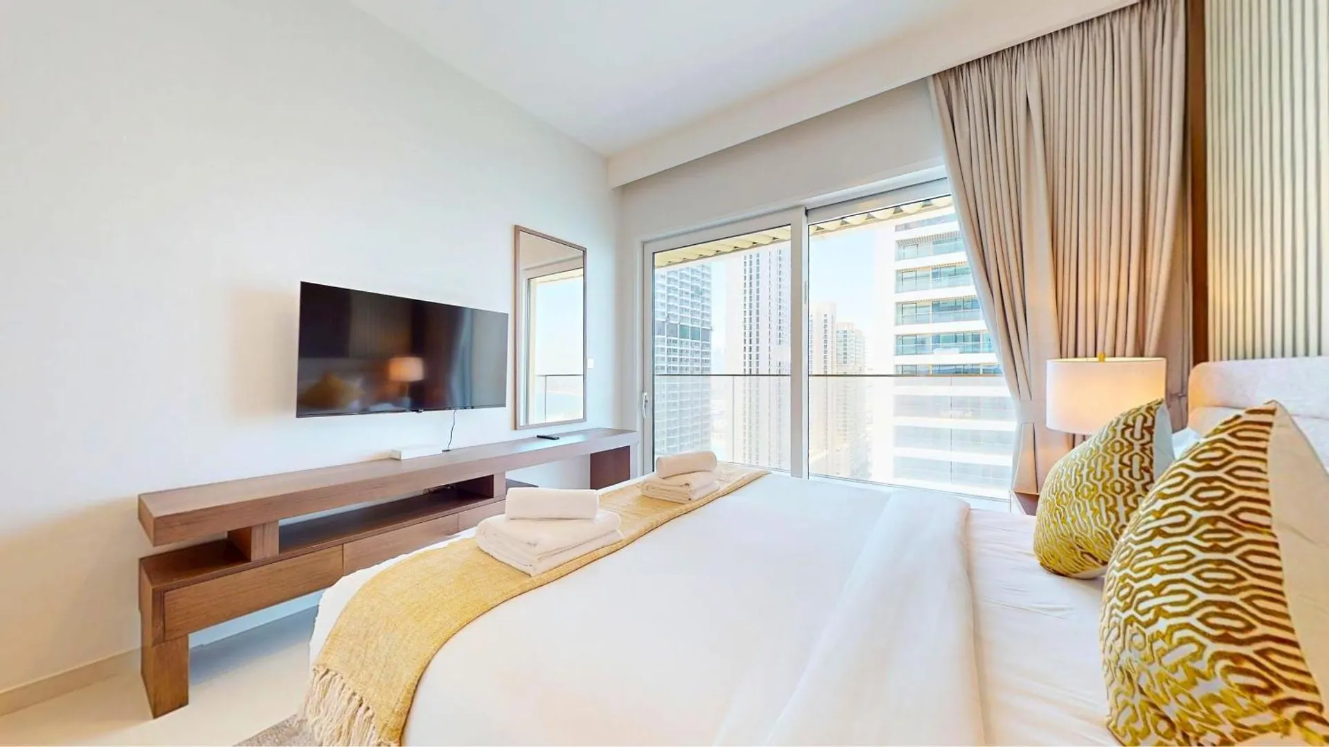 2Br With Private Beach Access In Dubai Harbour
