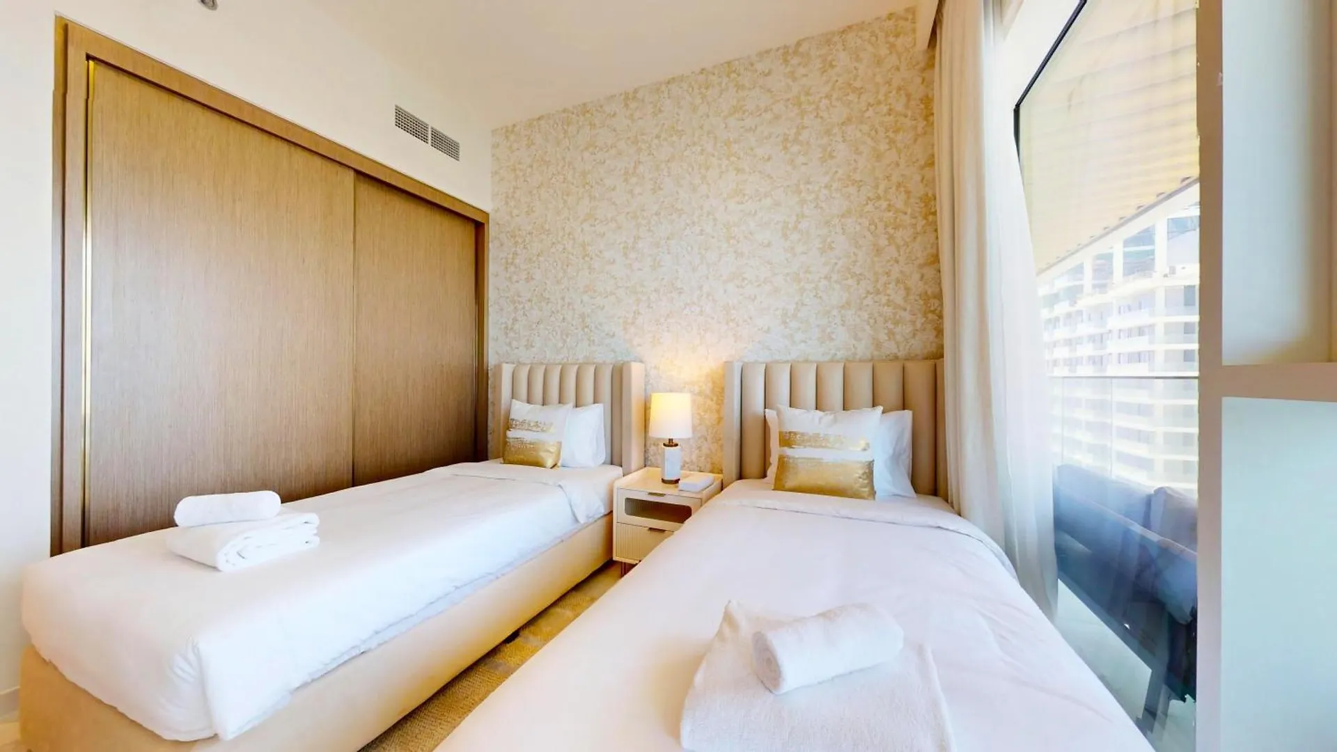 2Br With Private Beach Access In Dubai Harbour